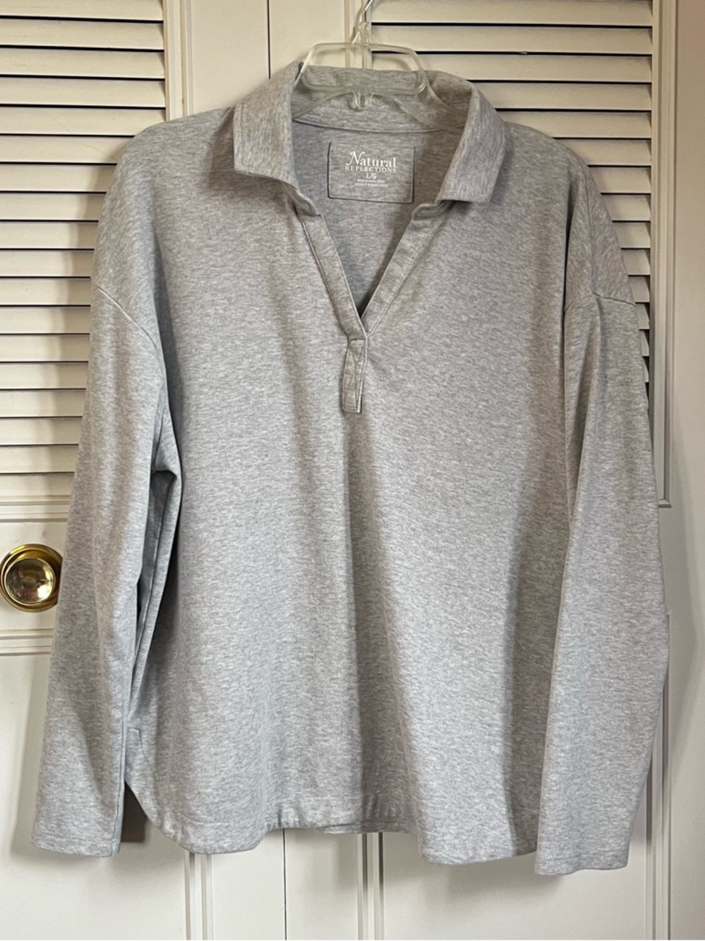 Natural Reflections Gray Collared V-Neck  Long Sleeve Top Sz L